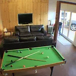 Charming Lodge In City Bowl, Close Enough To The Action But Peaceful And Quiet.