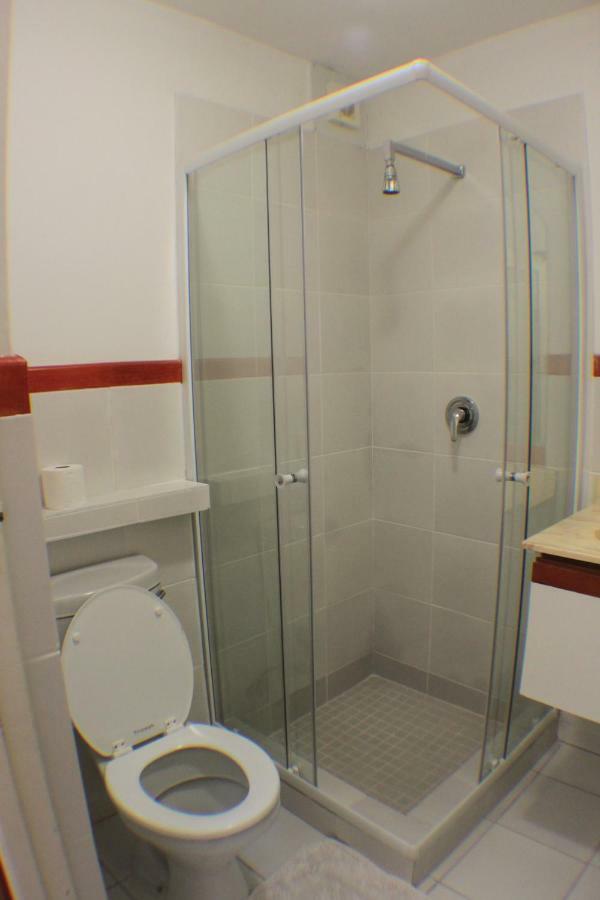 Charming In Bowl, Close Enough To The Action But Peaceful And Quiet. Guest house Cape Town